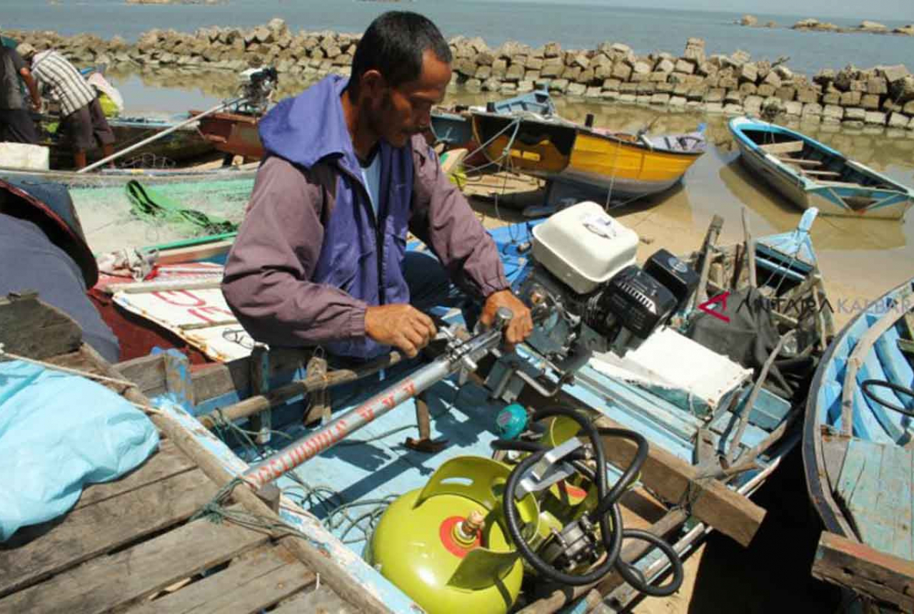 Konversi Bahan Bakar, Nelayan di Kampar Dapat Alat Konverter LPG - GenPI.co RIAU