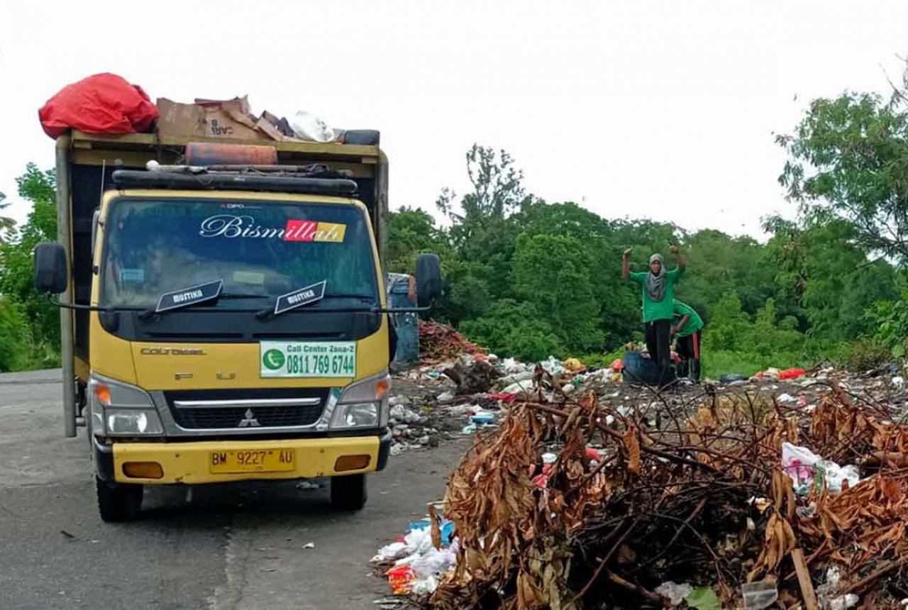 Pemko Pekanbaru Klaim Tumpukan Sampah Mulai Terkendali - GenPI.co RIAU