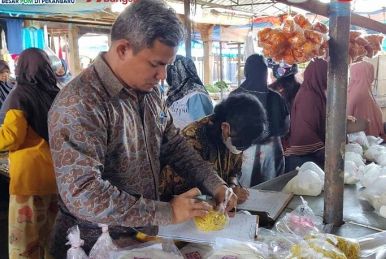 BPOM Pekanbaru Temukan Cendol Mengandung Rhodamin B di Pasar - GenPI.co RIAU
