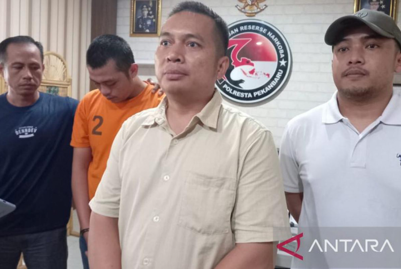 Penjaga Keamanan Hotel di Pekanbaru Edarkan Ekstasi, Ditangkap Polisi - GenPI.co RIAU