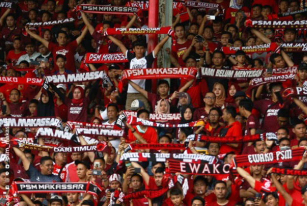 Suporter PSM Makassar Unjuk Gigi, Bernardo Tavares Happy Banget - GenPI.co SULSEL