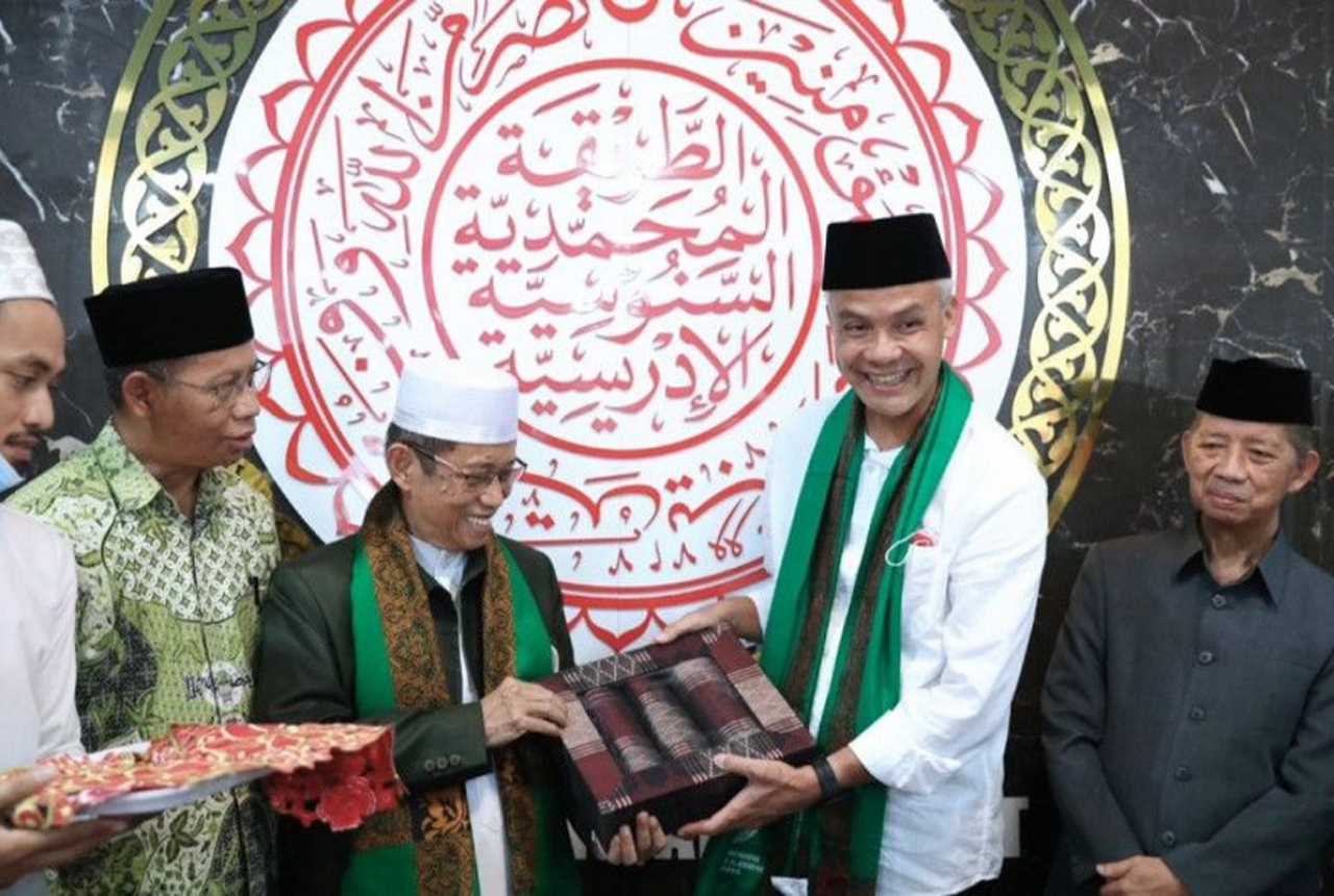 Ganjar Pranowo Temui Ulama Makassar, Bangun Komunikasi - GenPI.co SULSEL