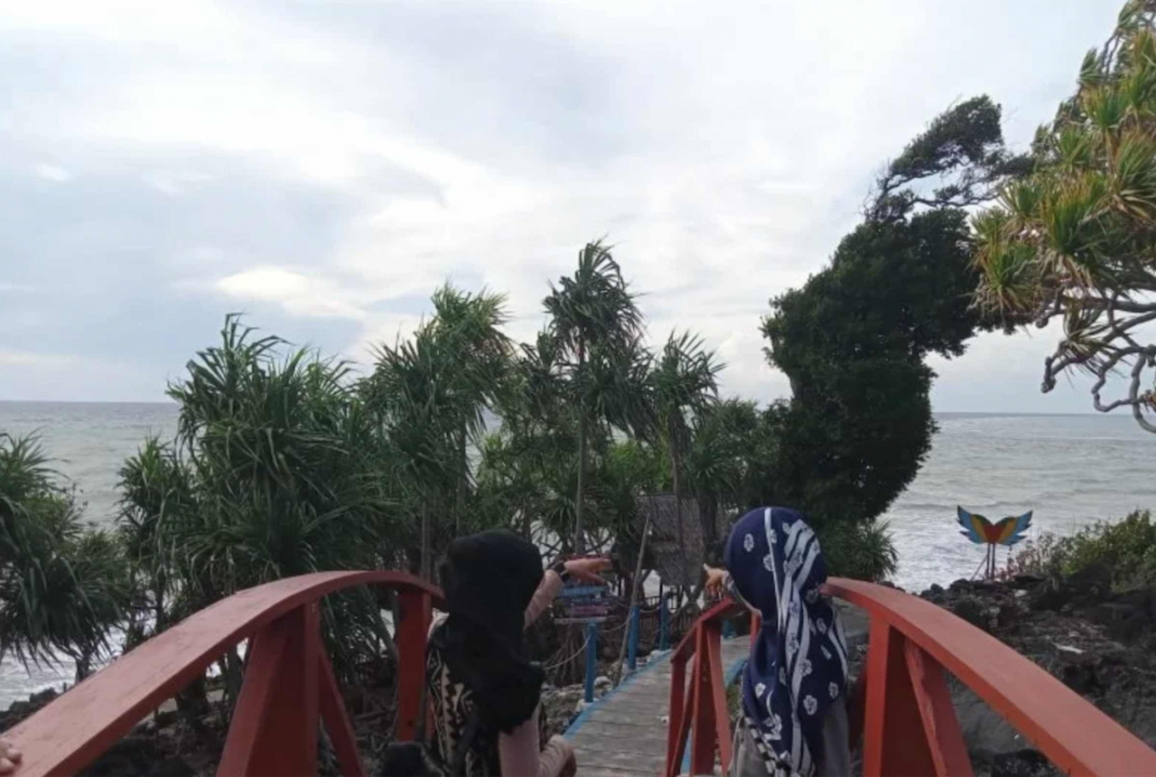 Pantai Karang Indah, Destinasi Wisata Andalan Selayar Sulsel - GenPI.co SULSEL