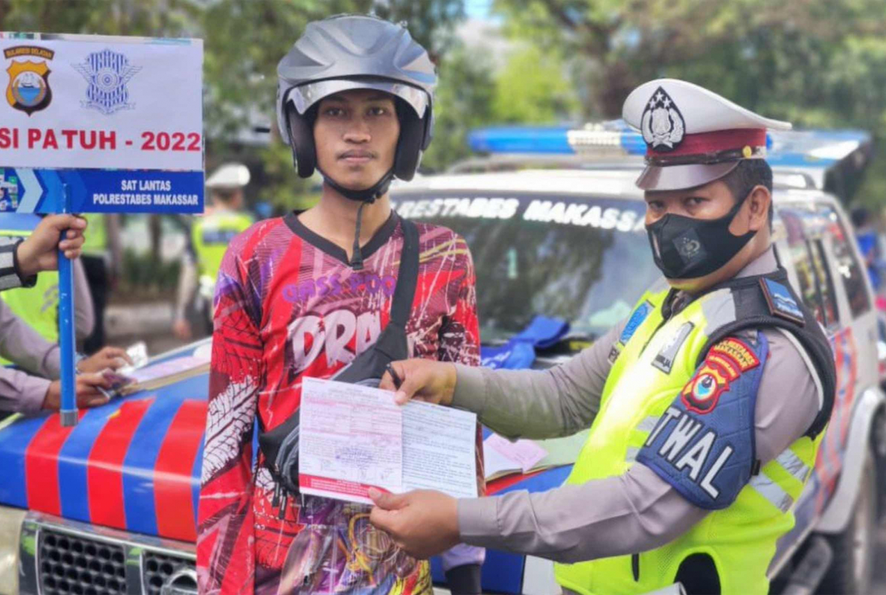 Polrestabes Makassar Tindak 2.281 Pengendara dalam Operasi Patuh - GenPI.co SULSEL