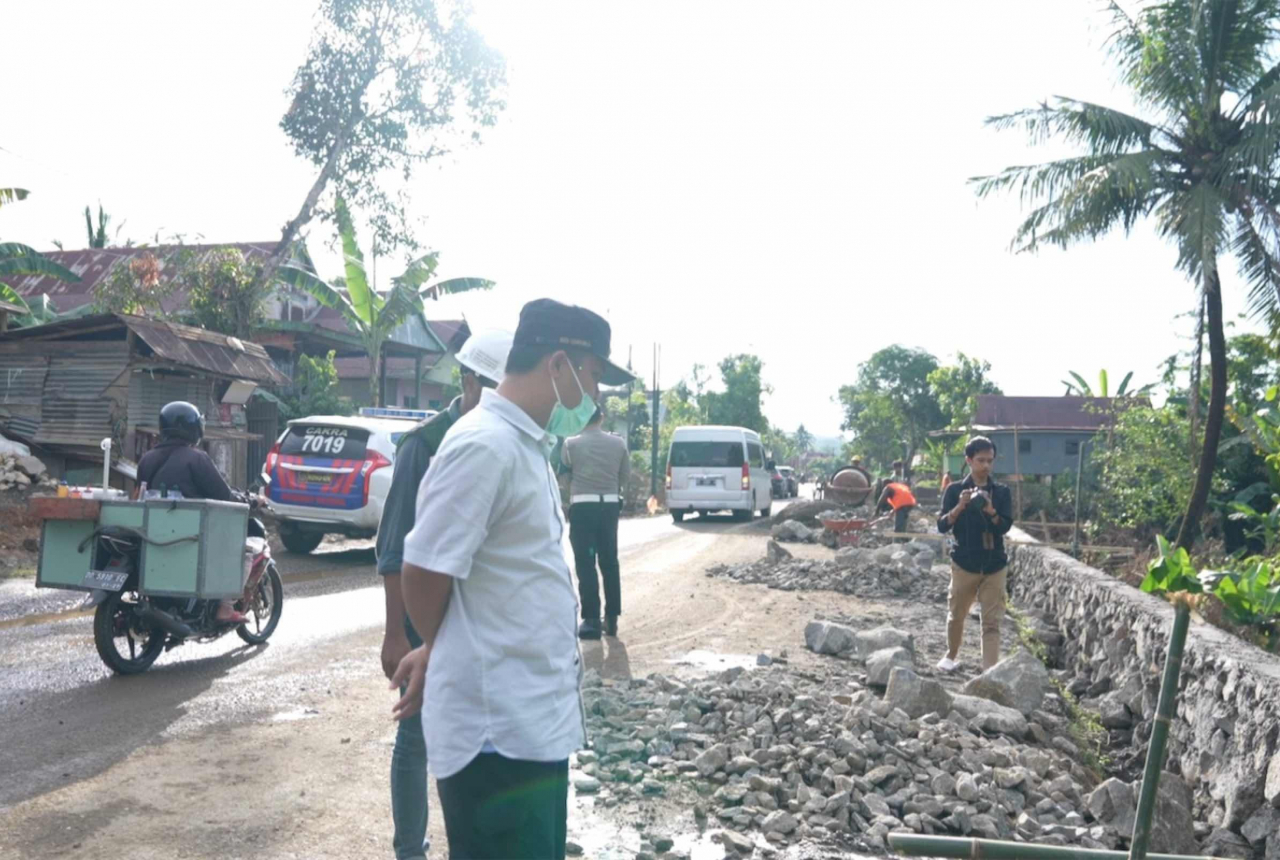 Gubernur Sulsel Turun ke Titik Langganan Banjir, Warga Happy - GenPI.co SULSEL