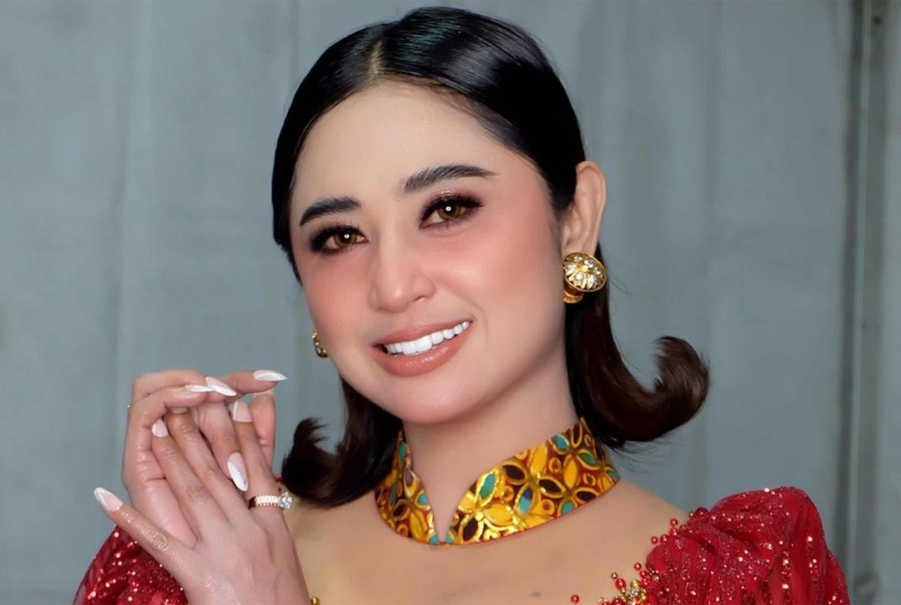 Dewi Perssik Bantah Jalin Hubungan Spesial dengan Rian Ibrahim - GenPI.co SULSEL