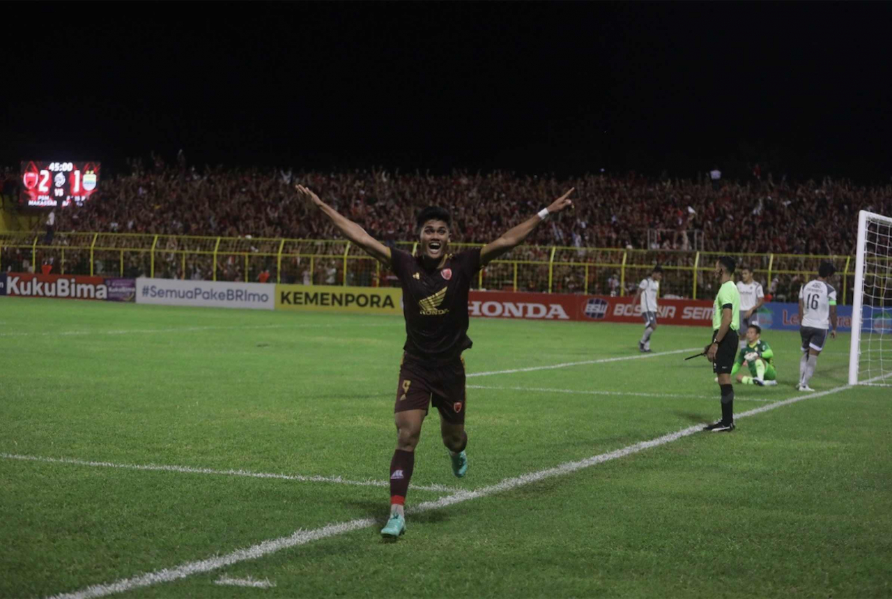 PSM Makassar Perkasa, Pertahankan Rekor Fantastis, Pelatih Persebaya Puji Setinggi Langit - GenPI.co SULSEL