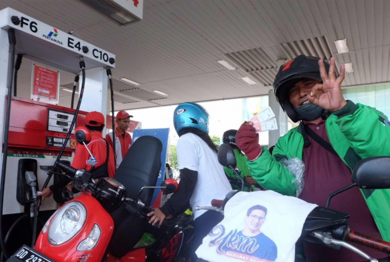 Harga BBM di Makassar Sulsel Cuma Rp2 Ribu per Liter, Ojol Happy Banget - GenPI.co SULSEL