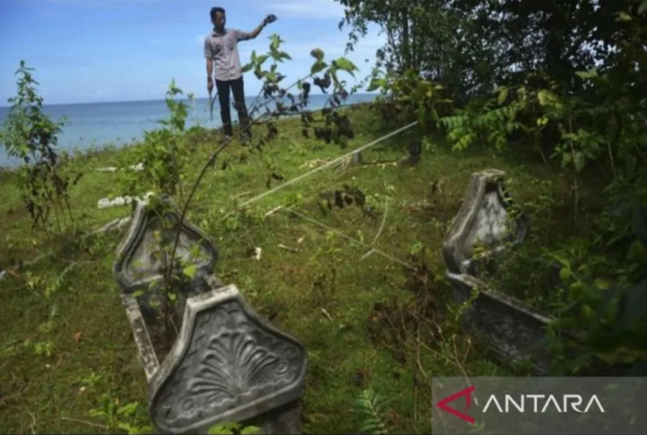 Puluhan Makam Hancur di Talakar, Tulang dan Tengkorak Manusia Berserakan - GenPI.co SULSEL