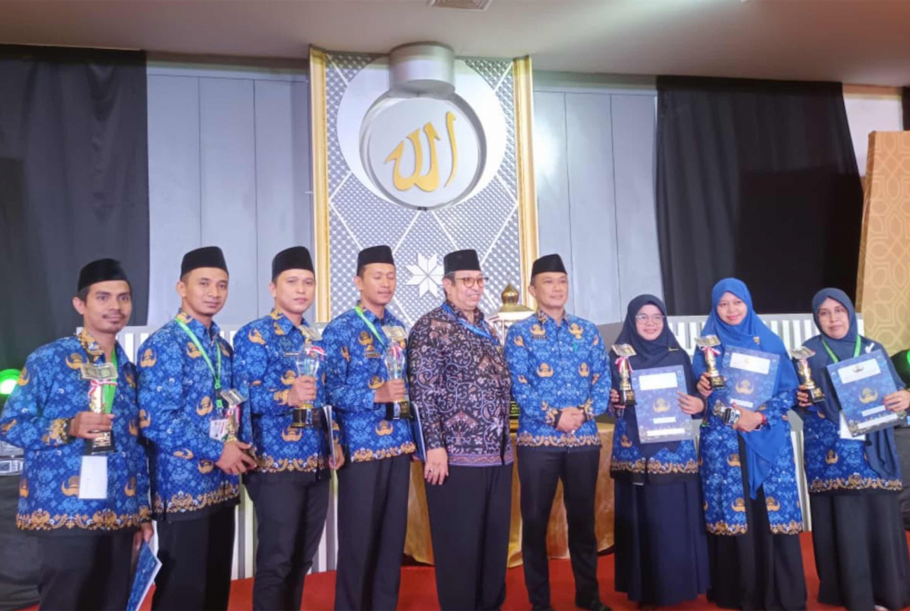 Doa Gubernur Sulsel Bawa Kafilah Sulawesi Selatan Peringkat 3 MTQ VI Korpri Nasional - GenPI.co SULSEL