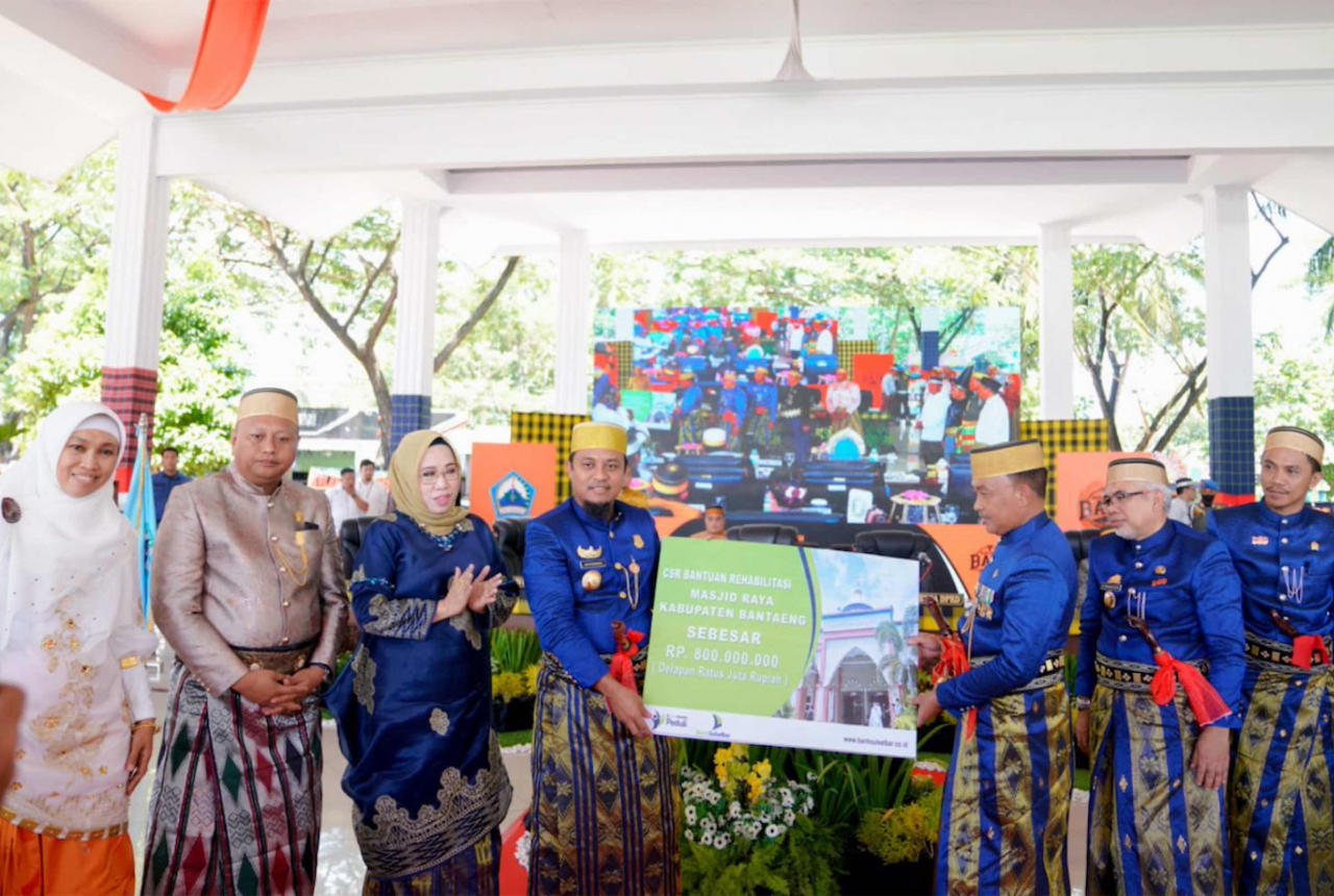 Gubernur Sulsel Dicintai Jemaah Masjid Bantaeng, Nih Buktinya - GenPI.co SULSEL