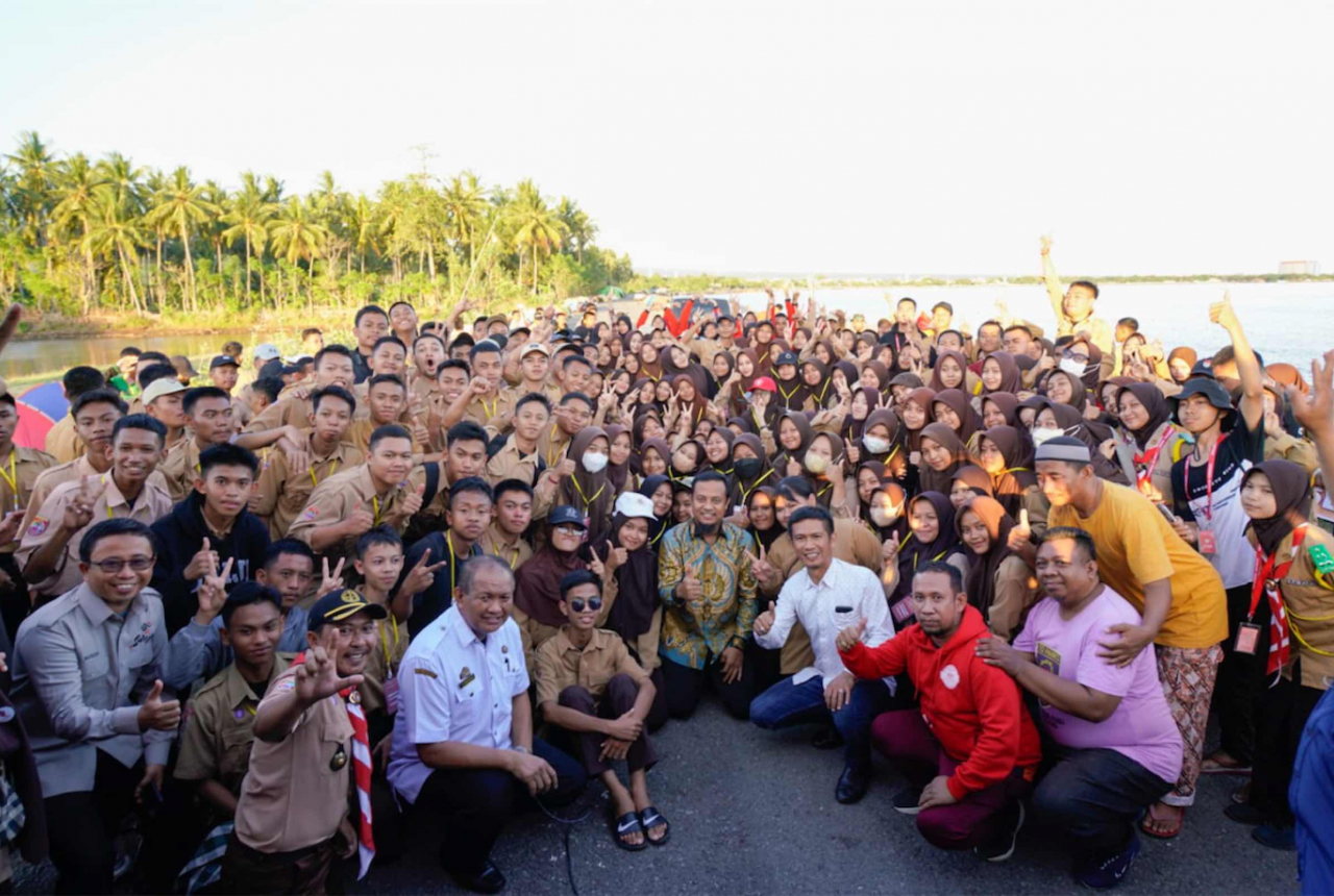Ratusan Pelajar SMAN 1 Bantaeng Kaget, Gubernur Sulsel Kasih Motivasi - GenPI.co SULSEL