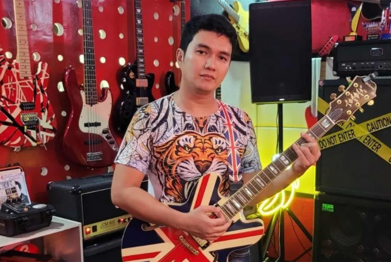 Aldi Taher Transfer Indra Bekti Rp10 Juta Hasil Lelang Gitar Kesayangan - GenPI.co SULSEL
