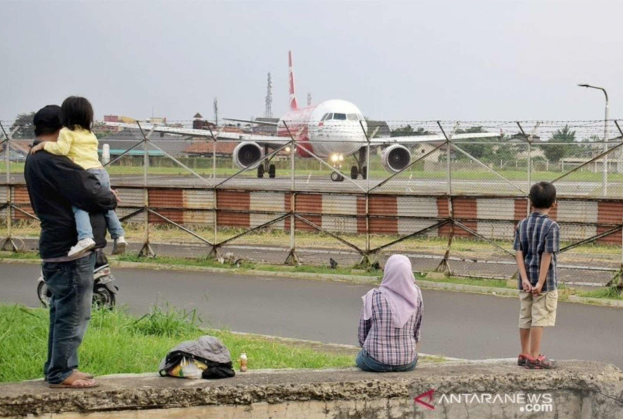 Pendaratan Pesawat Terbang dari Makassar Dialihkan, Ini Sebabnya - GenPI.co SULSEL