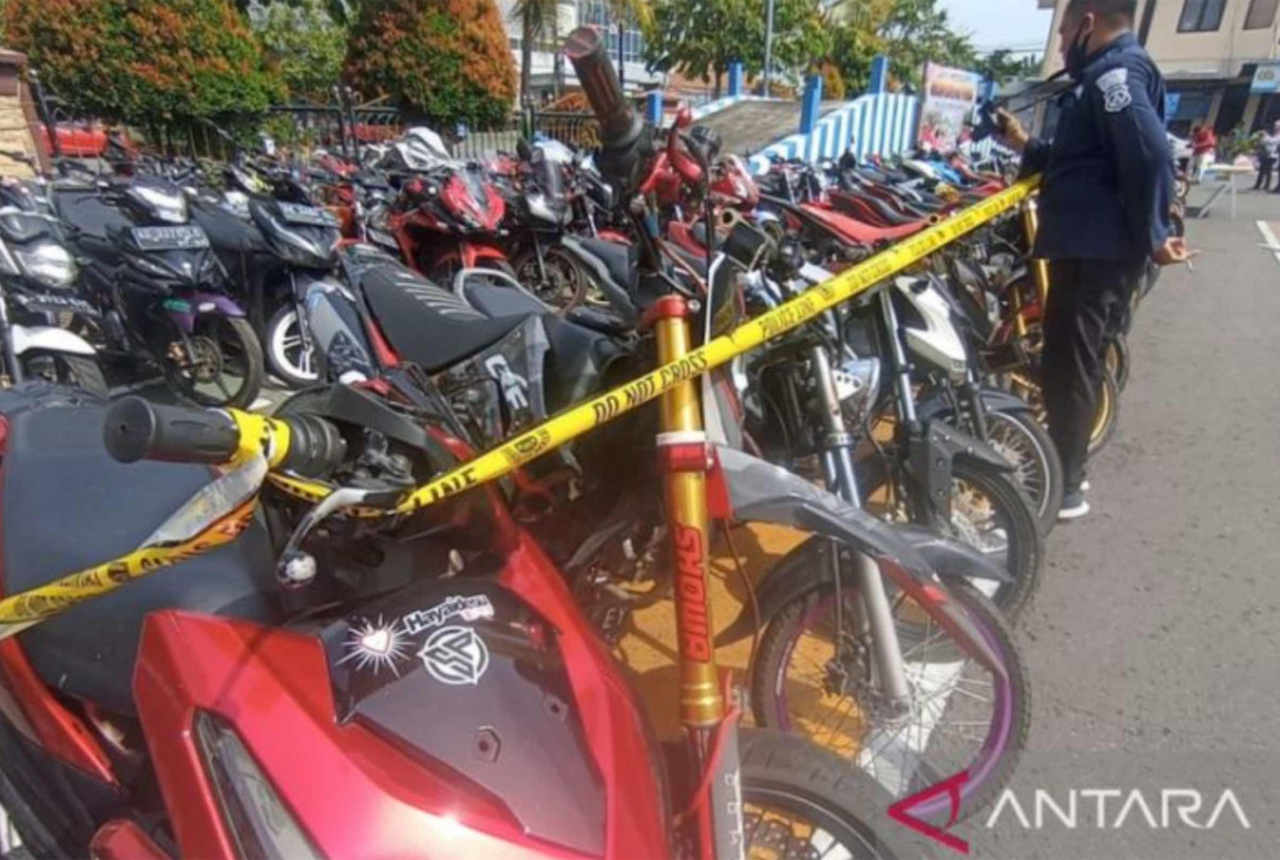 Bikin Kuping Budek, 990 Sepeda Motor Ditilang Polrestabes Makassar - GenPI.co SULSEL