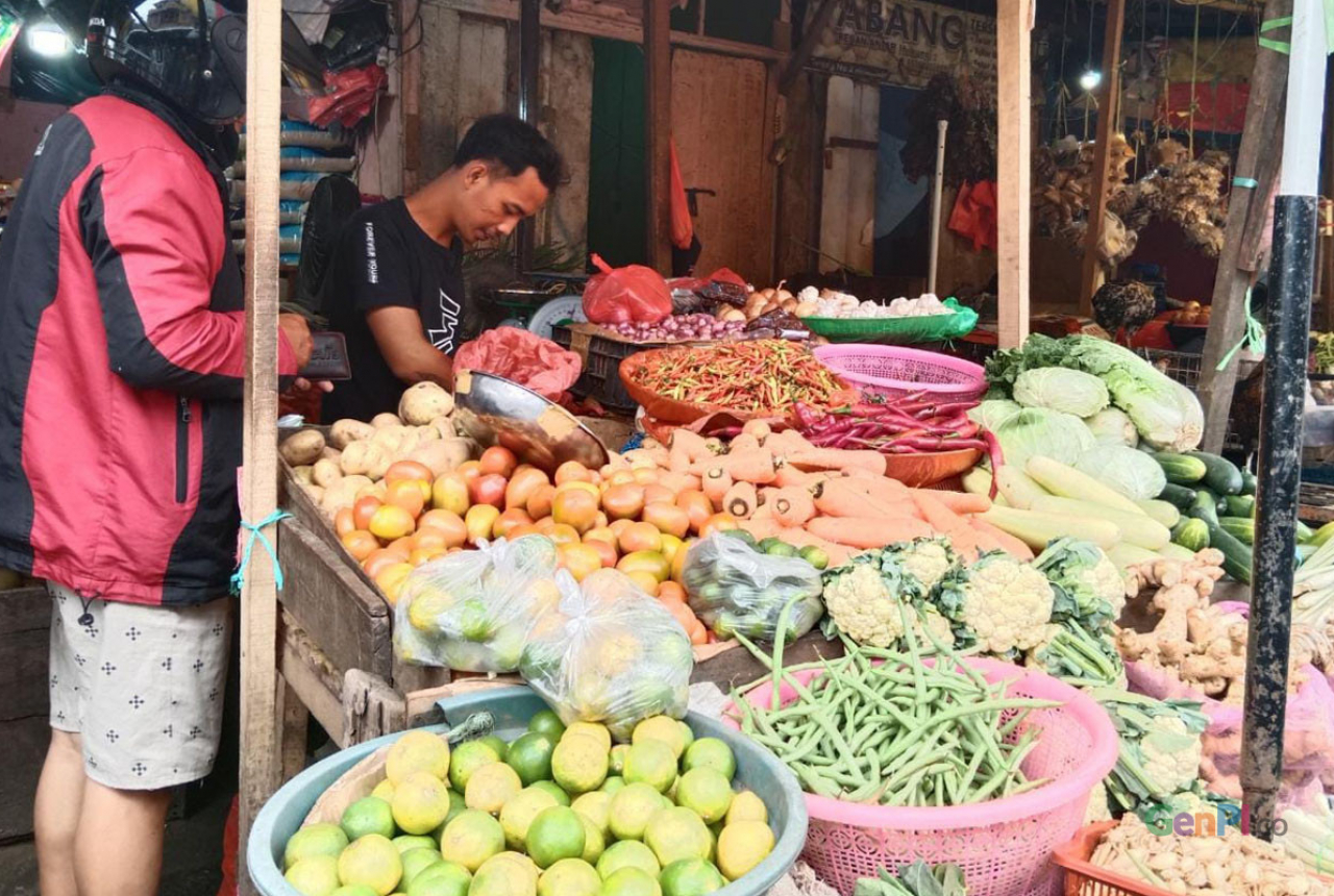 Padagang Pasar Makassar Bingung, Harga Naik Tinggi - GenPI.co SULSEL