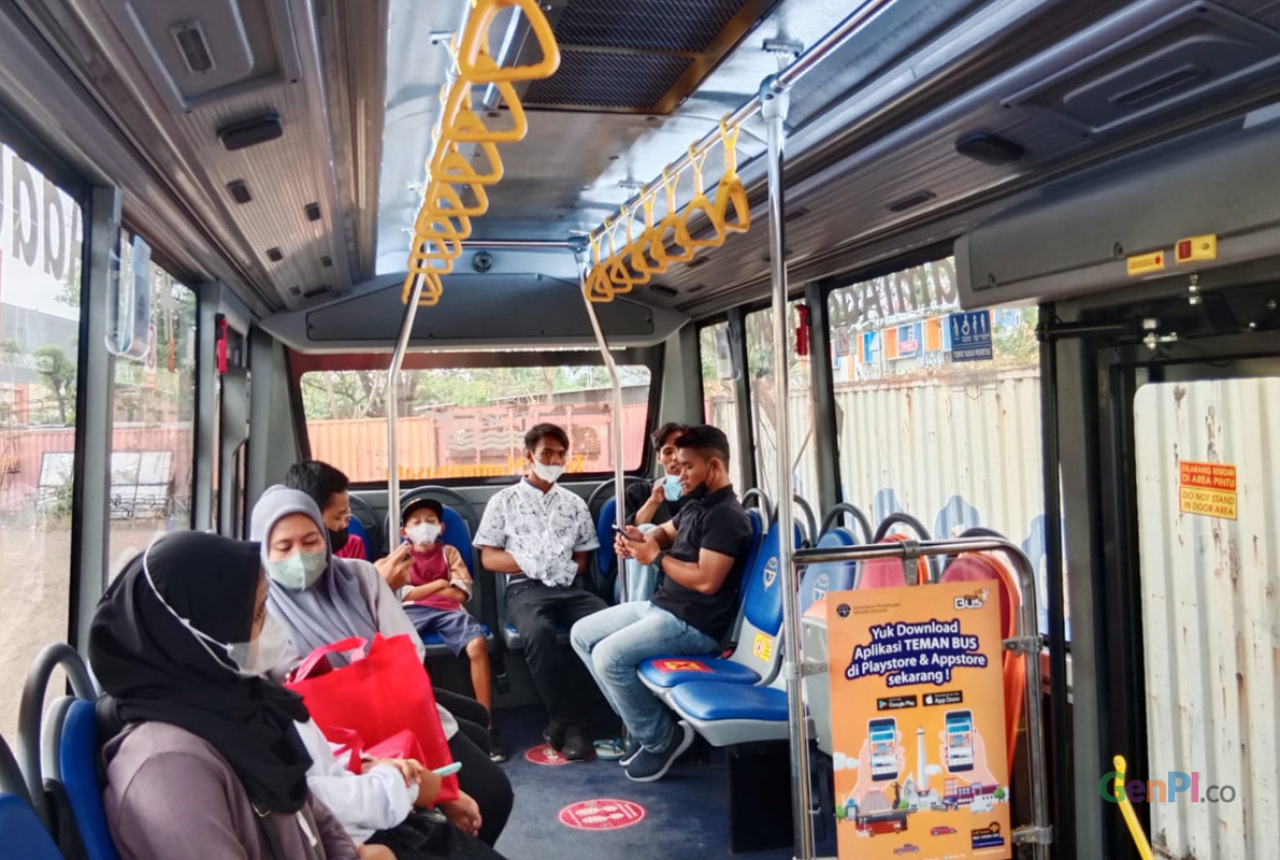 Keliling Makassar Naik Bus Trans Mamminasata, Nyaman, Gratis - GenPI.co SULSEL
