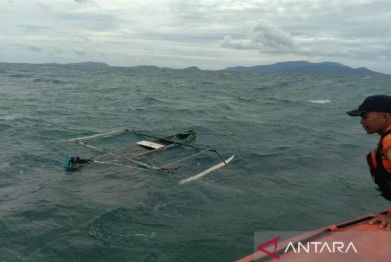 SAR Evakuasi 4 Nelayan Terjebak di Perairan Kolaka, Menegangkan - GenPI.co SULTRA