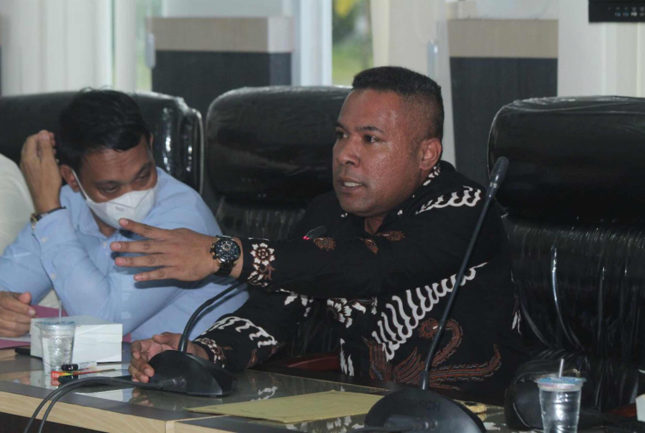 Komisi III DPRD Kendari Minta Kepala Sekolah Diduga Pungli Dipecat! - GenPI.co SULTRA