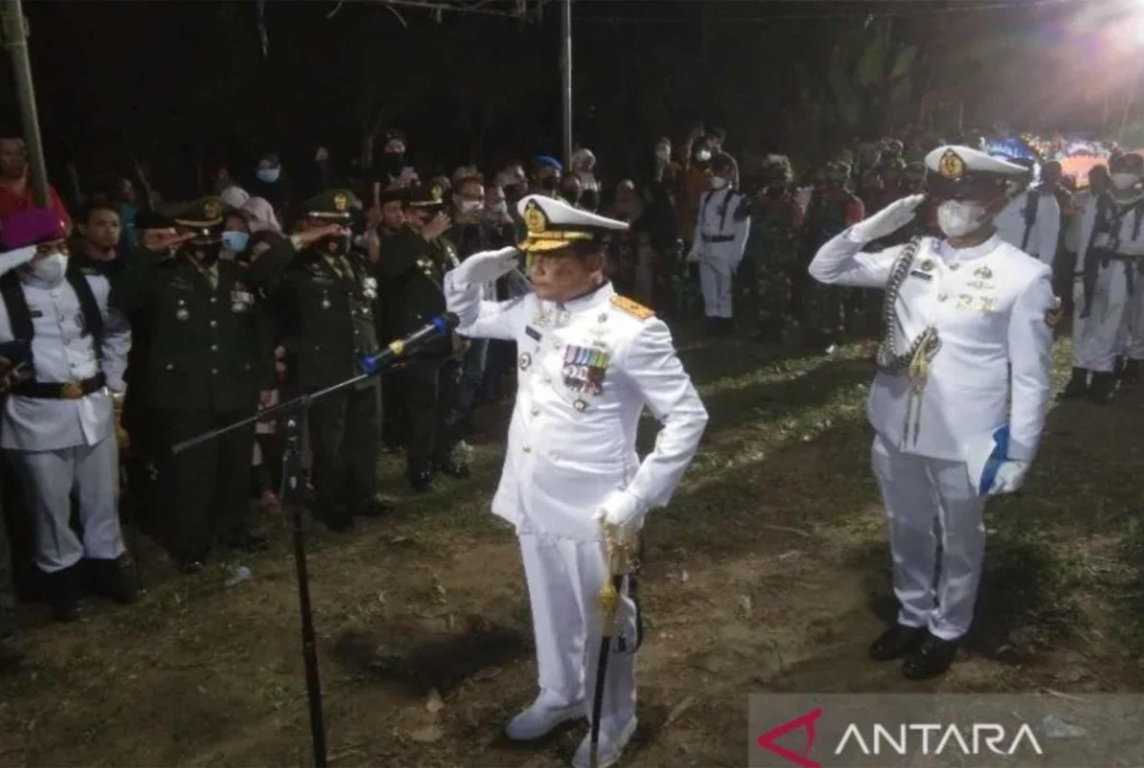 Danlantamal Makassar Pimpin Pemakaman Jenazah Marinir di Sultra - GenPI.co SULTRA