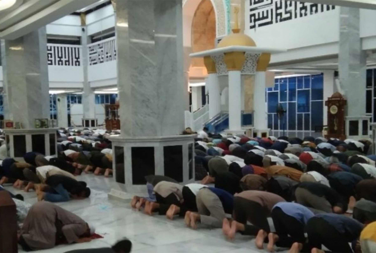 Bisa Salat Jamaah di Masjid Al-Alam, Doa Warga Kendari Terkabul - GenPI.co SULTRA
