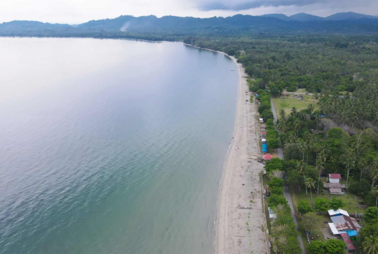 Pantai Taipa, Ngabuburit Sambil Berwisata Ria di Konut Sultra - GenPI.co SULTRA