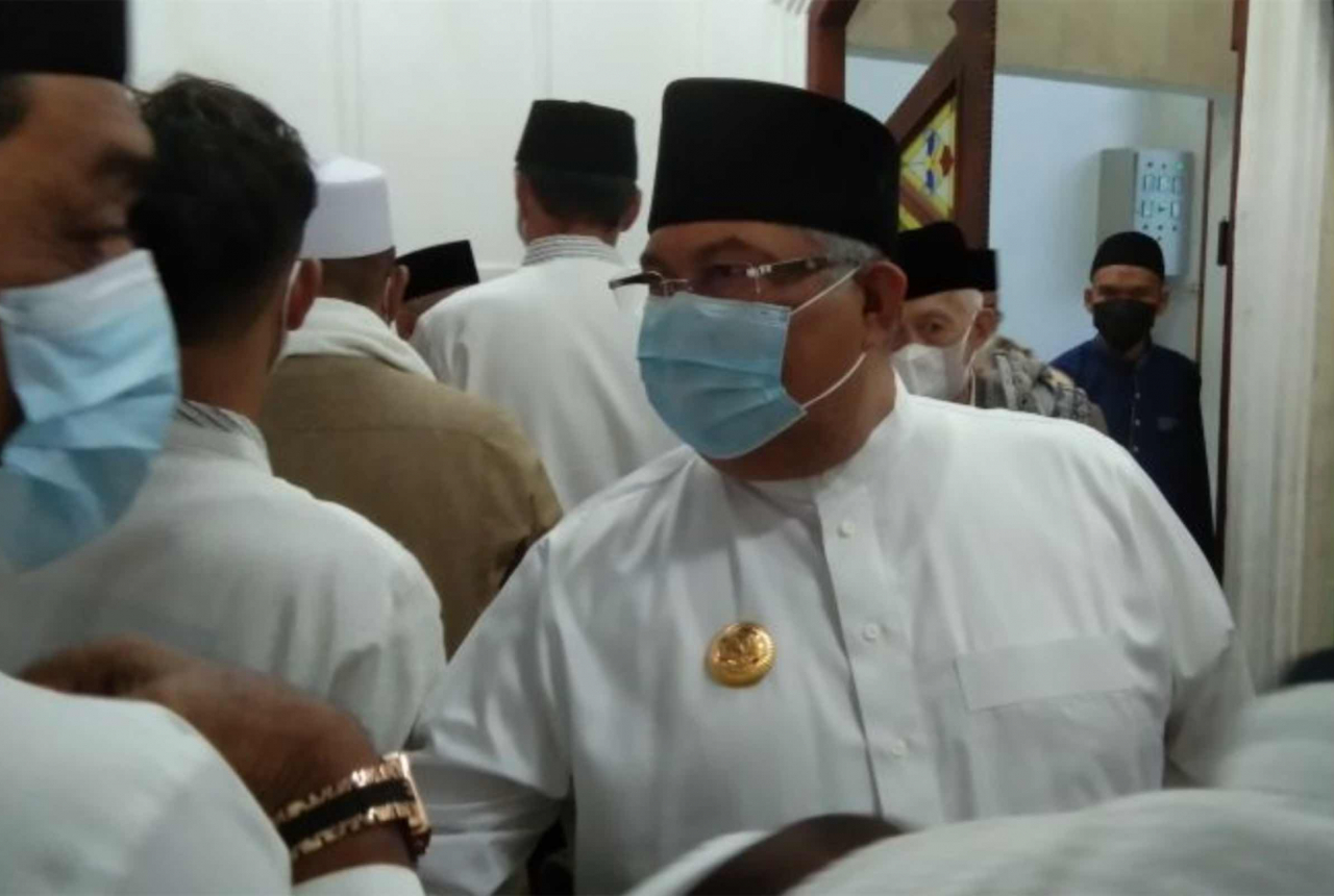 Libur Lebaran, Gubernur Ali Mazi Ajak Warga Sultra Booster - GenPI.co SULTRA