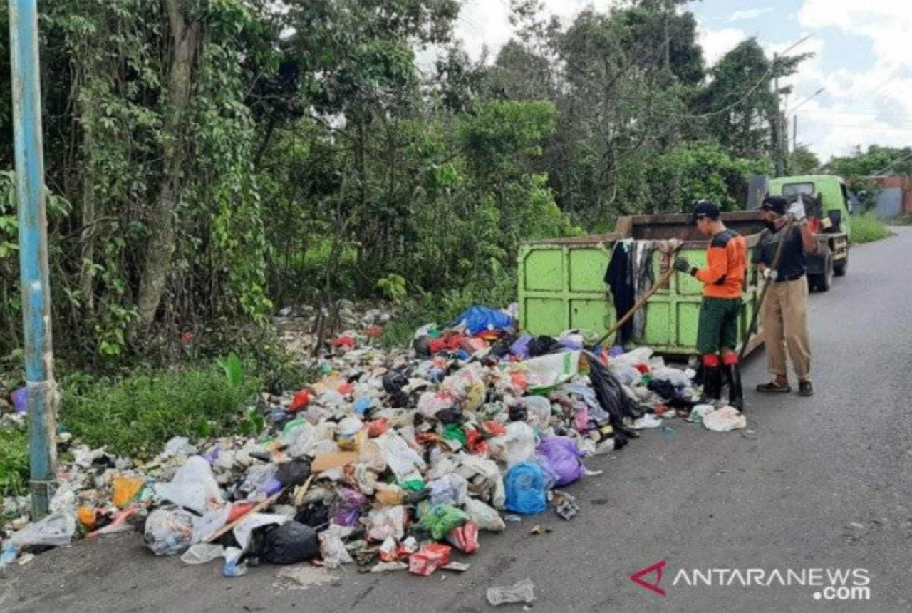 Ramai Usaha Kuliner Kambing Hitam Sampah Menggunung di Kendari - GenPI.co SULTRA