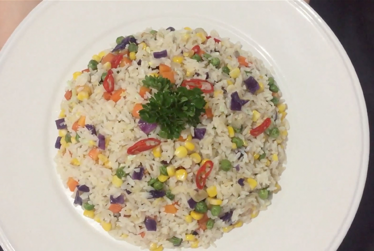 Resep Nasi Goreng Vegetarian dari Bahan Sisa, Lezat dan Sehat - GenPI