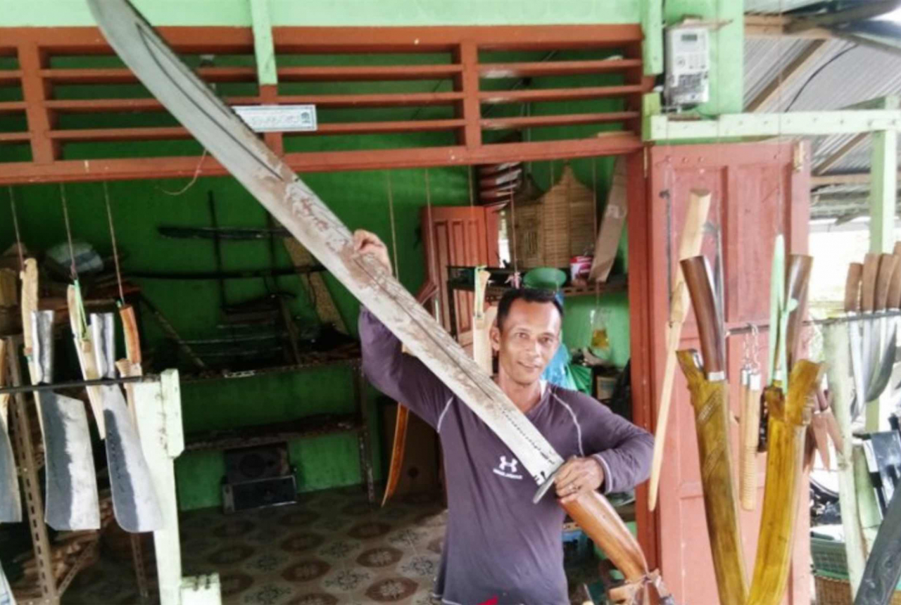 Gara-Gara Rumah, Pria di Kendari Tega Melukai Mantan - GenPI.co SULTRA