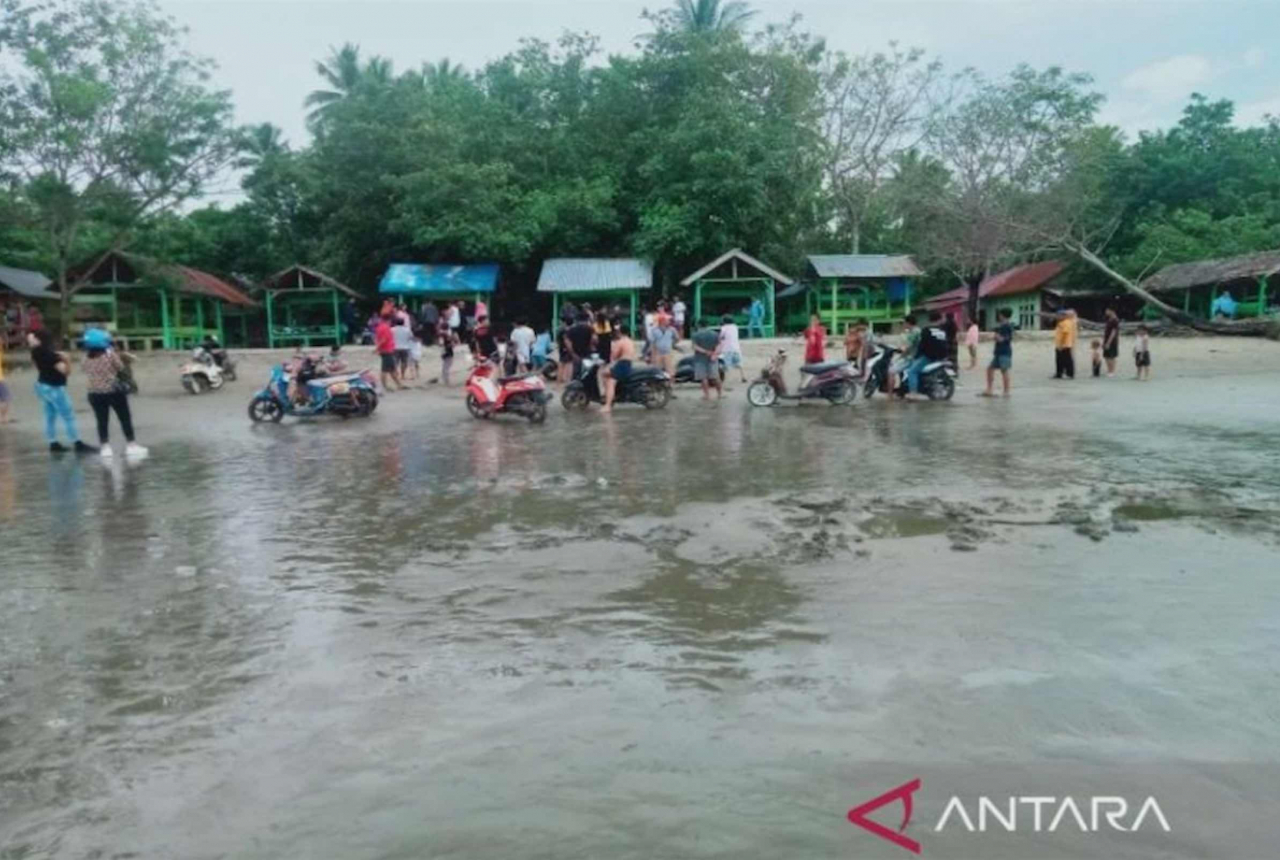 3 Bocah Tenggelam di Pantai Batu Gong Sultra, Wisatawan Panik - GenPI.co SULTRA