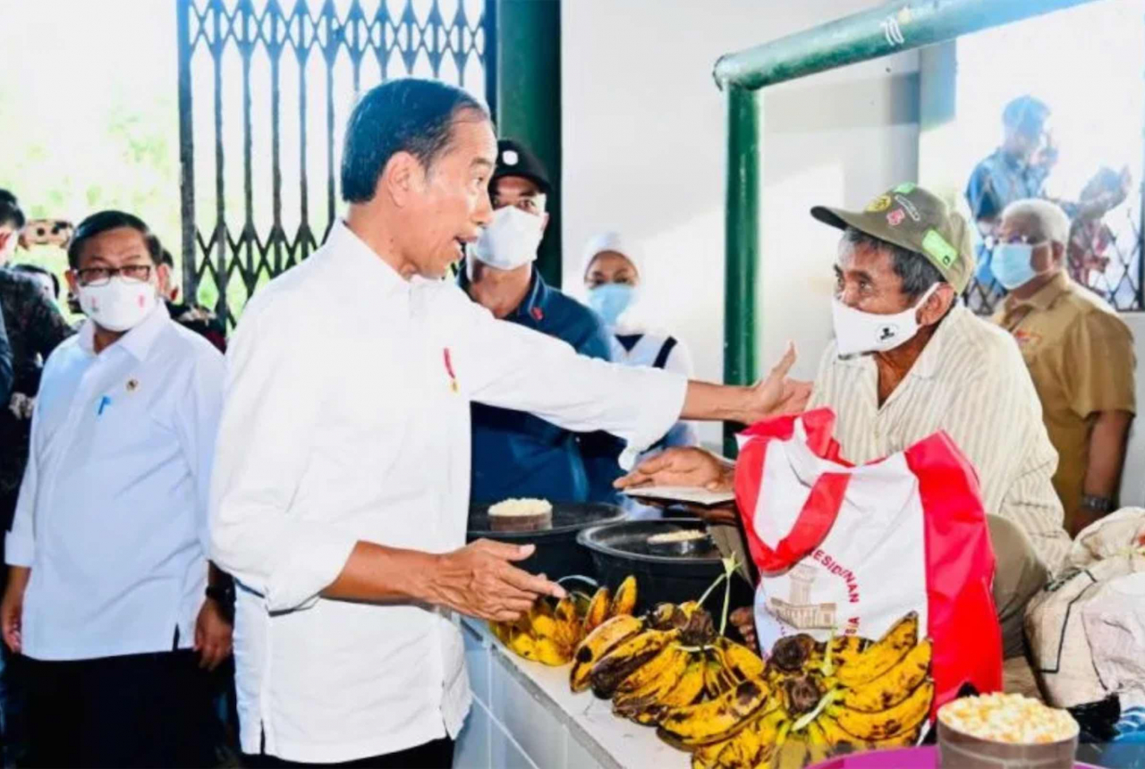 Blusukan ke Pasar Buton Selatan, Presiden Jokowi Belanja Cabai - GenPI.co SULTRA