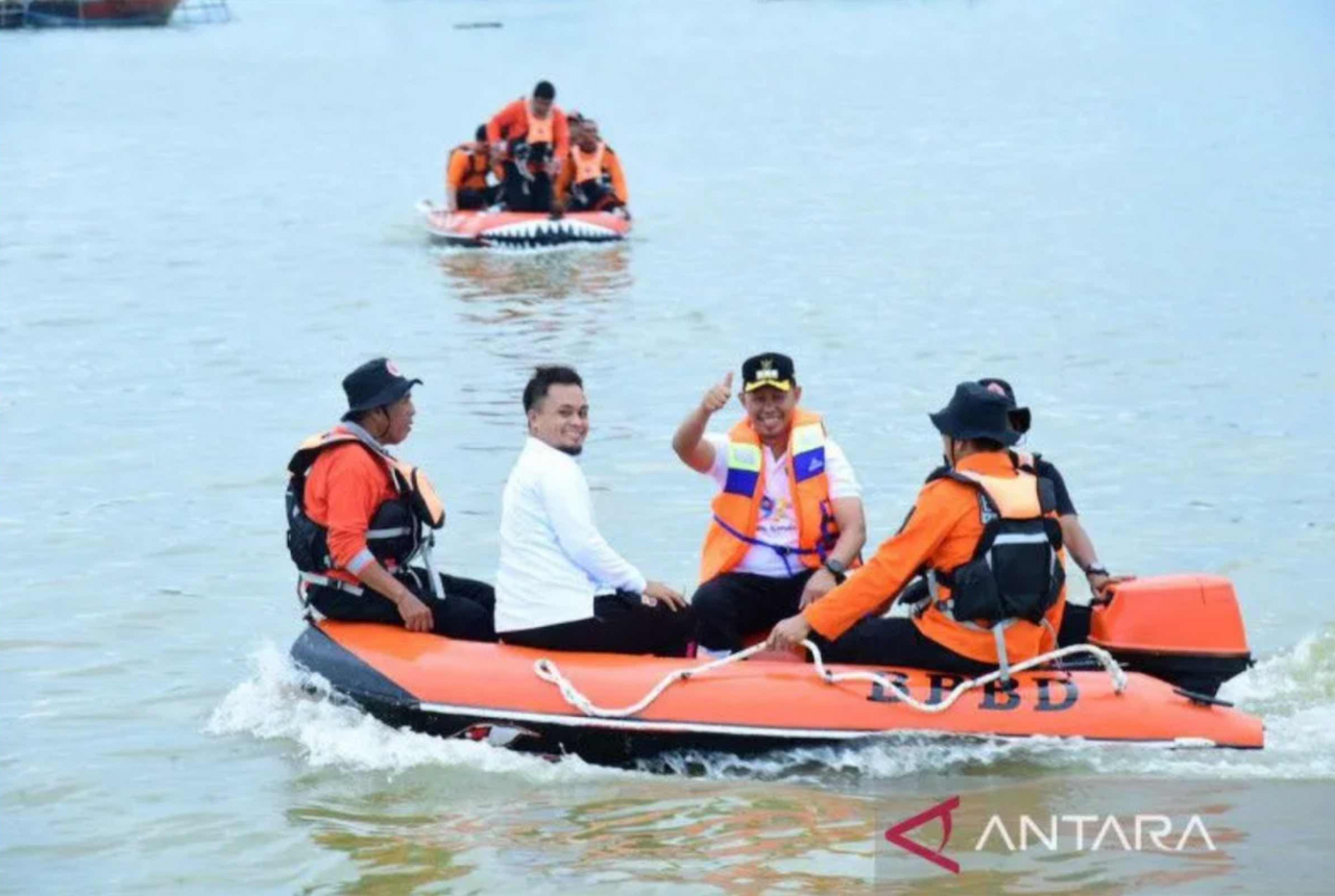 Penjabat Wali Kota Kendari Asmawa Tosepu Beli Sampah Laut Rp100 Ribu per 1 KG - GenPI.co SULTRA