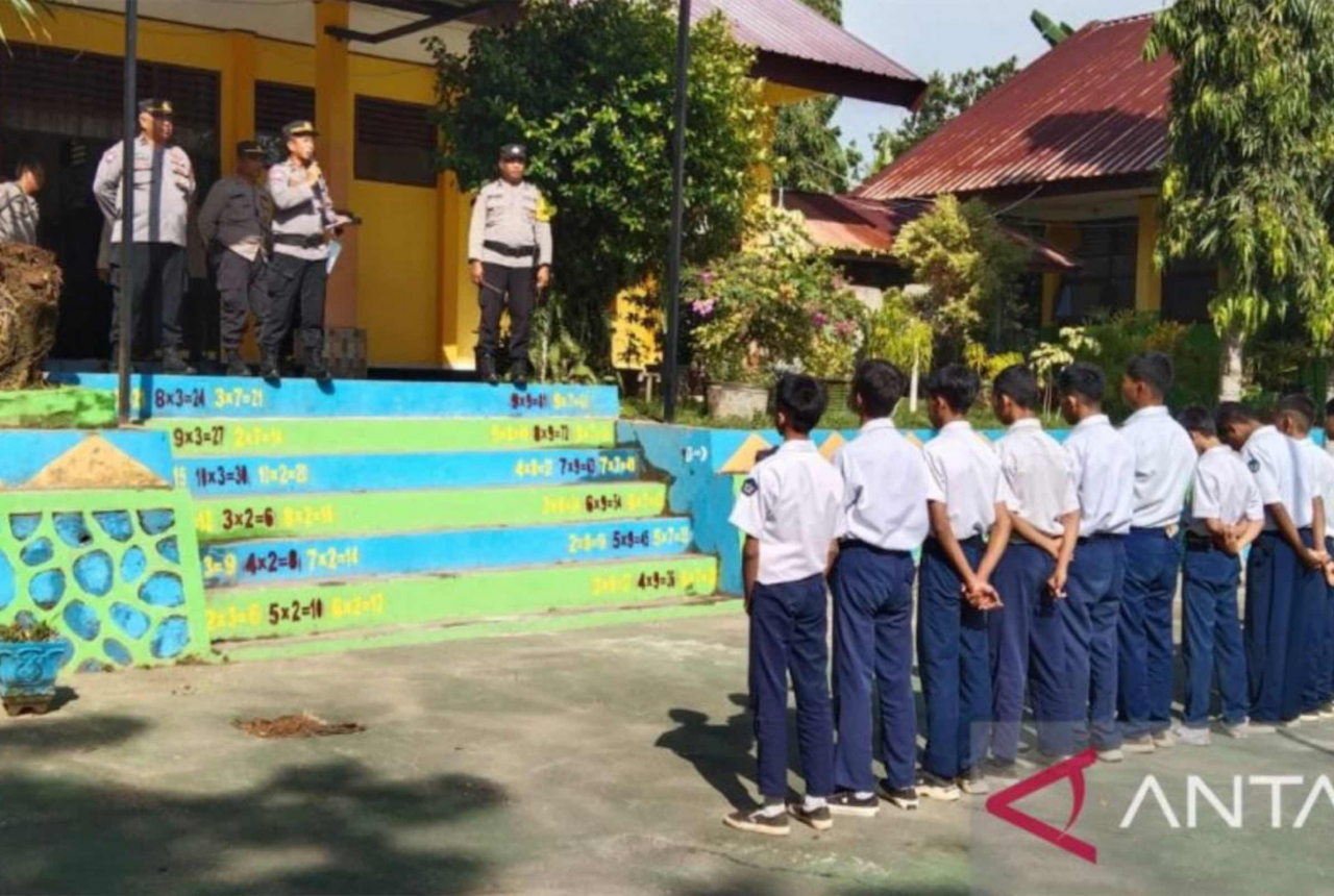 3 Pelajar SMP Negeri di Kendari Bawa Busur ke Sekolah, Ngeri - GenPI.co SULTRA
