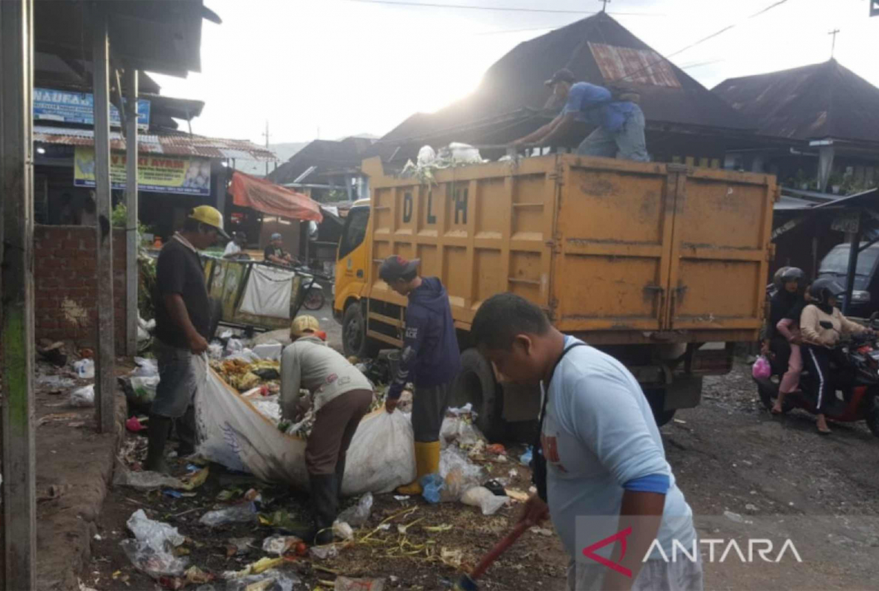 Mau Buang Sampah, Warga Kendari Diminta Iuran Rp5 Ribu - GenPI.co SULTRA