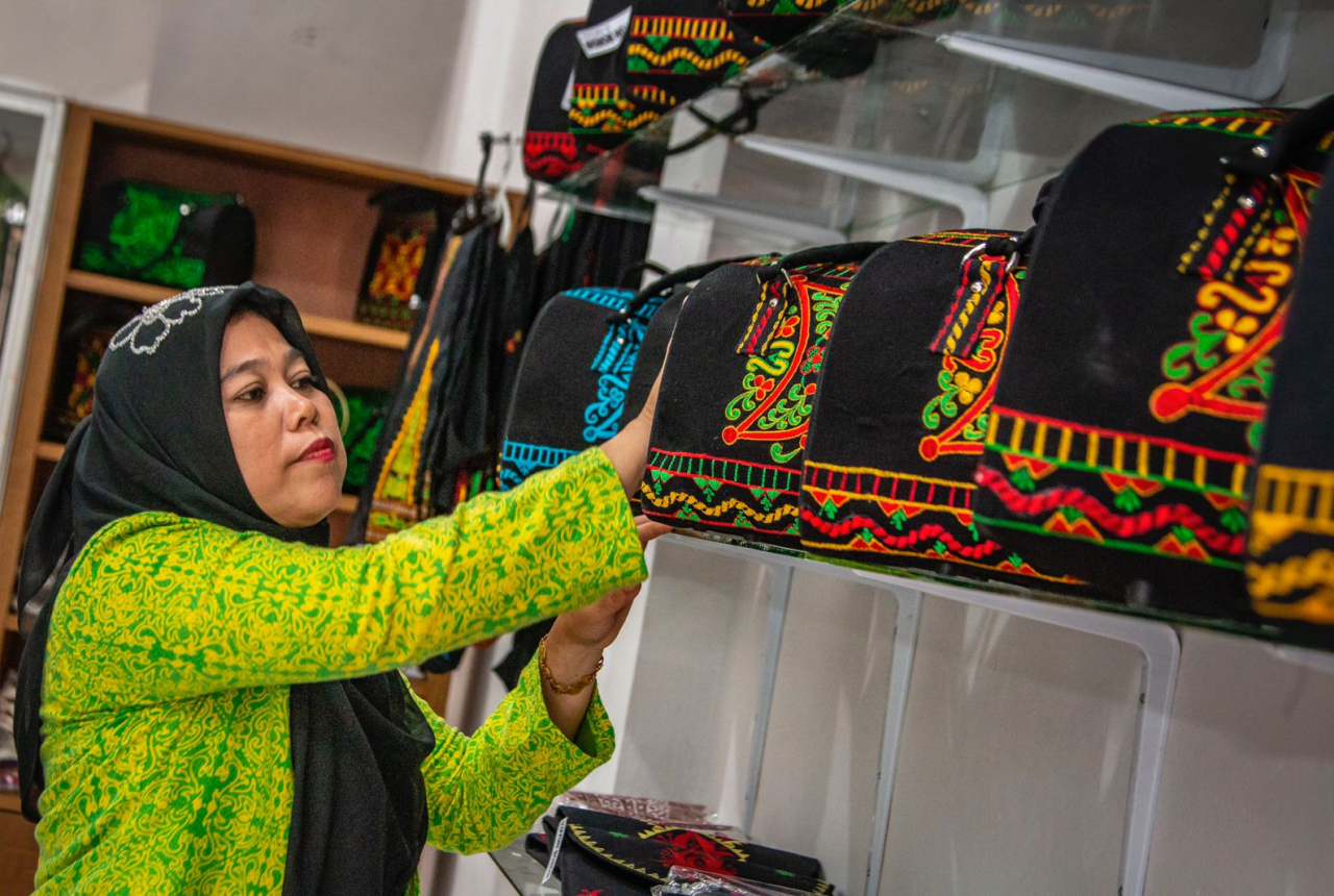 Wanita Tangguh Ini Sukses Jadi Pengusaha, Berkat Holding Ultra Mikro BRI - GenPI.co SULTRA