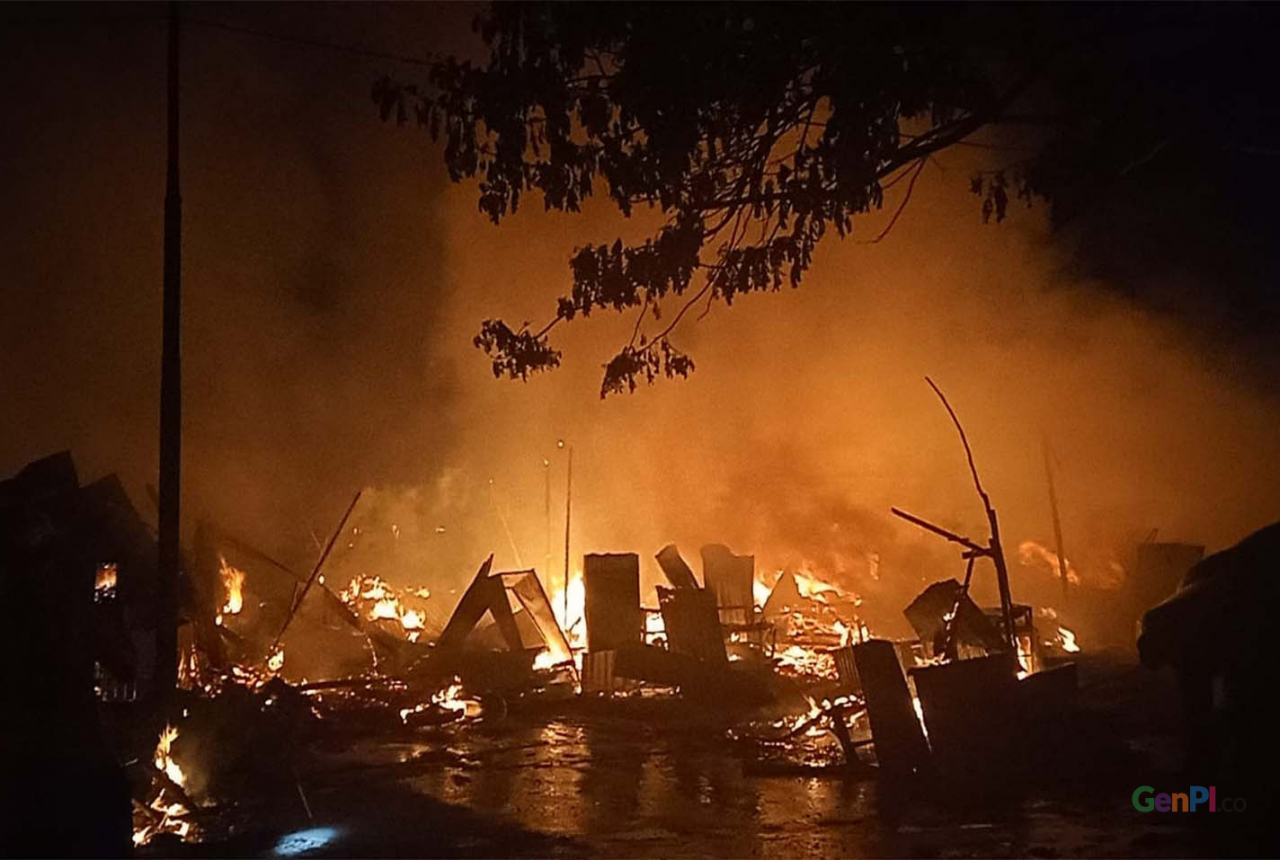 Sejumlah Kios di Depan SPBU Kendari Terbakar, Pedagang Histeris - GenPI.co SULTRA