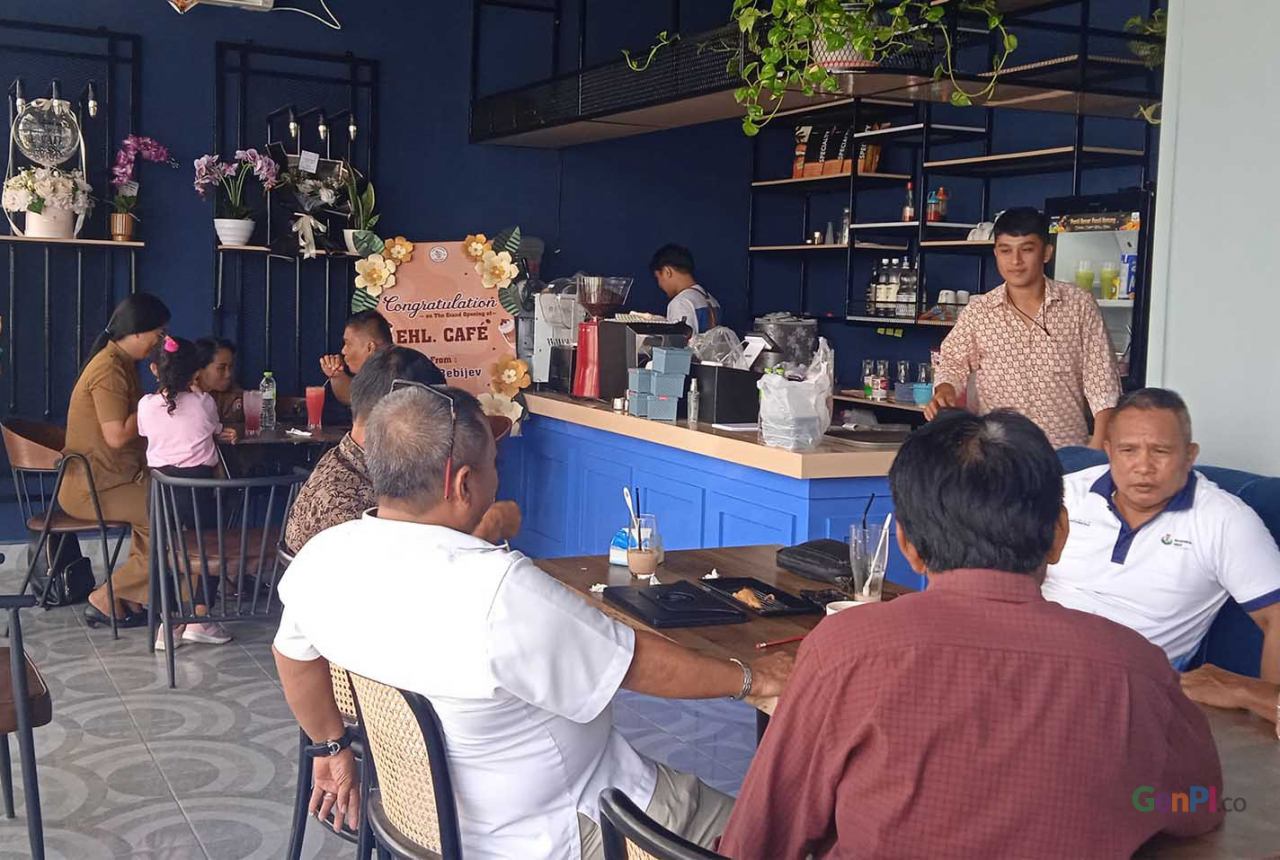 EHL Cafe, Kafe Baru Berlatar Panorama Teluk Kendari - GenPI.co SULTRA