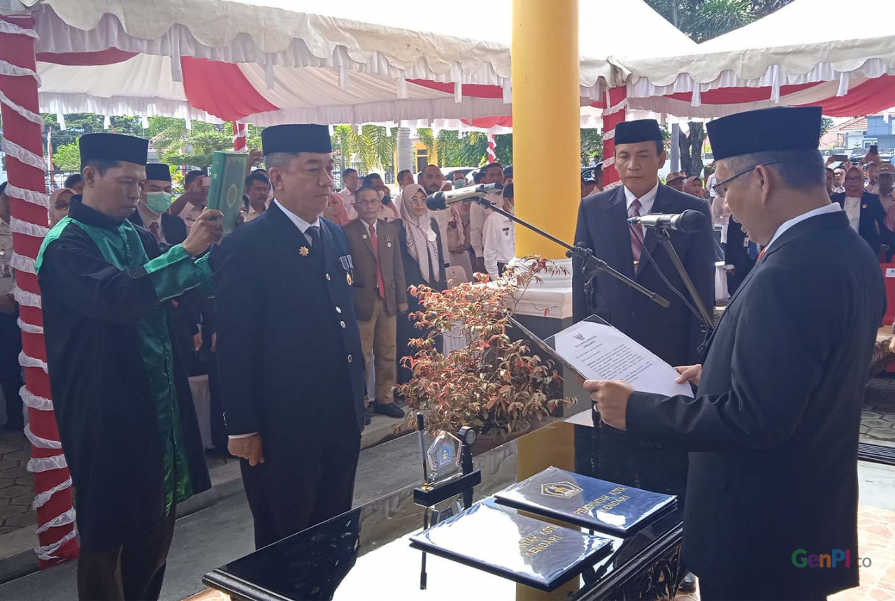 Jabat Sekda Kota Kendari, Ridwansyah Resmi Gantikan Nahwa Umar - GenPI.co SULTRA