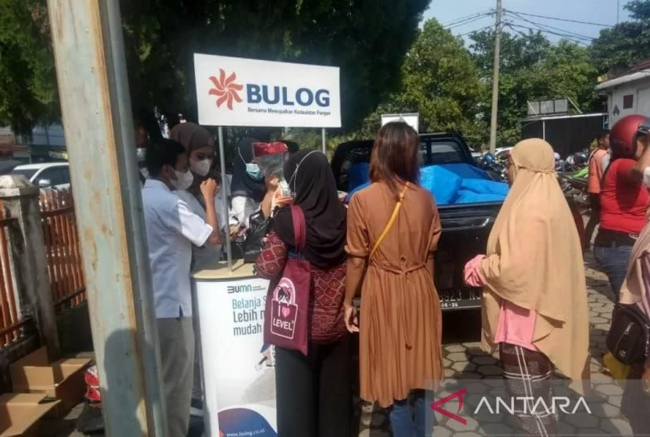 Tim PPKK OKU Gelar Bazar Sembako Murah, Langsung Diserbu Warga - GenPI.co SUMSEL