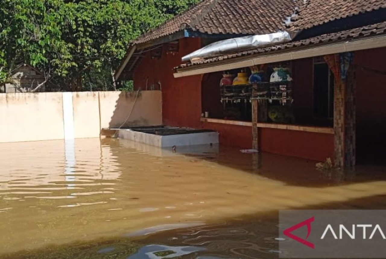 Banjir Sudah Surut, BPBD OKU Data Rumah Warga Terdampak Banjir - GenPI.co SUMSEL