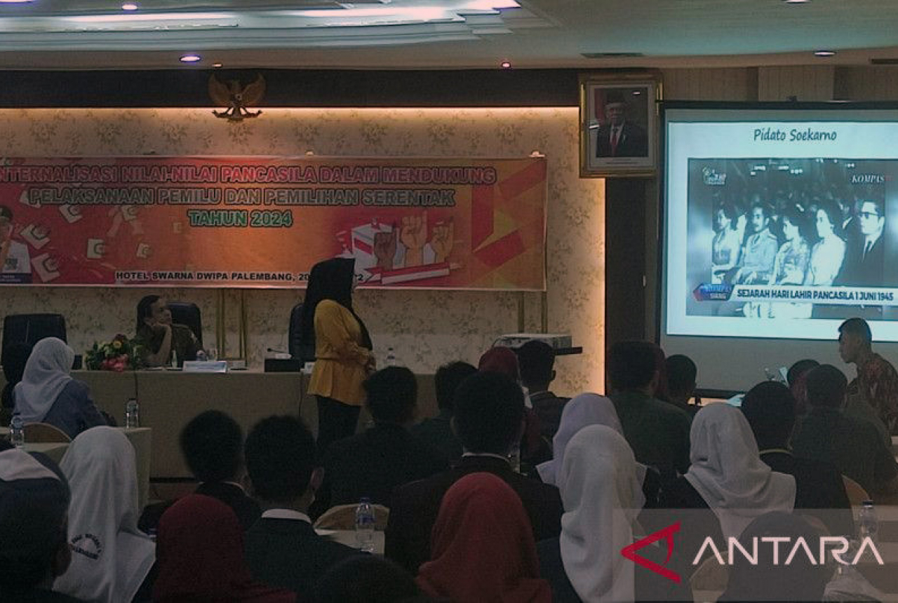 100 Siswa SMA-SMK di Palembang Belajar Politik, Ini Tujuannya - GenPI.co SUMSEL