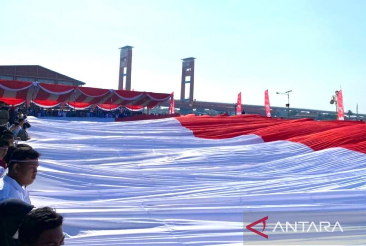 Wow, Ada Bendera Merah Putih Raksasa Terbentang di Palembang - GenPI.co SUMSEL