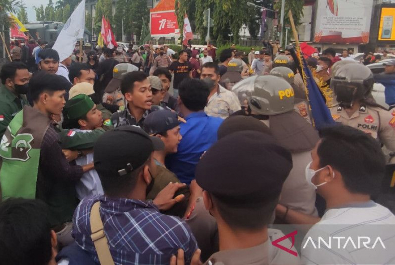 Ini Alasan Polisi Amankan Ketum HMI Palembang Saat Demonstrasi - GenPI.co SUMSEL