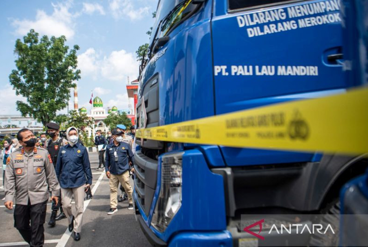 4 Pengoplos Solar Ilegal di Palembang Ditangkap Polisi - GenPI.co SUMSEL