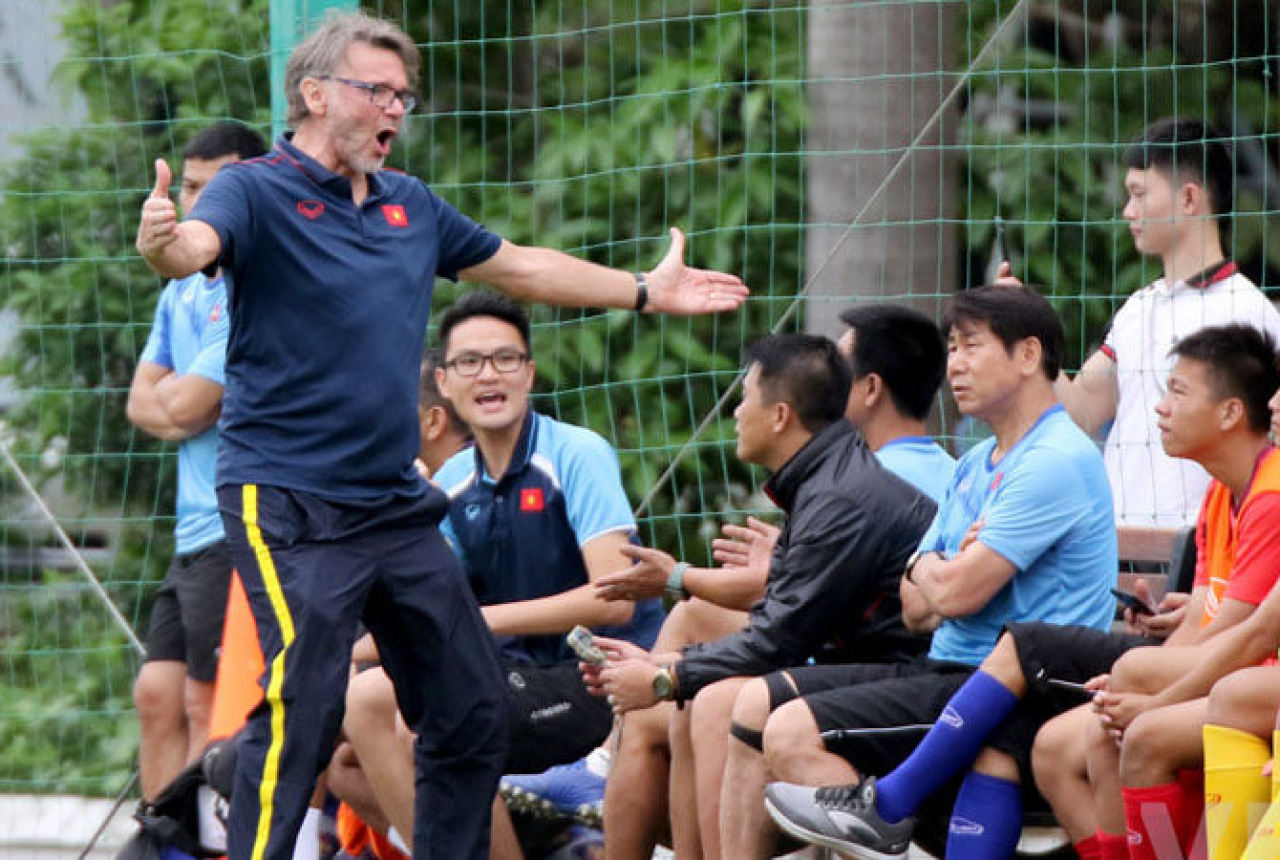 Timnas Vietnam Cari Pelatih Baru, Philippe Troussier Jadi Kandidat Terkuat - GenPI.co SUMSEL