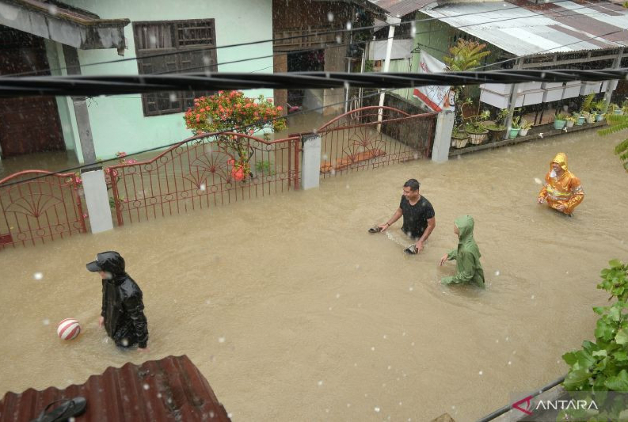 BMKG Beri Peringatan Cuaca Ekstrem ke Hampir Seluruh Wilayah Sumsel - GenPI.co SUMSEL