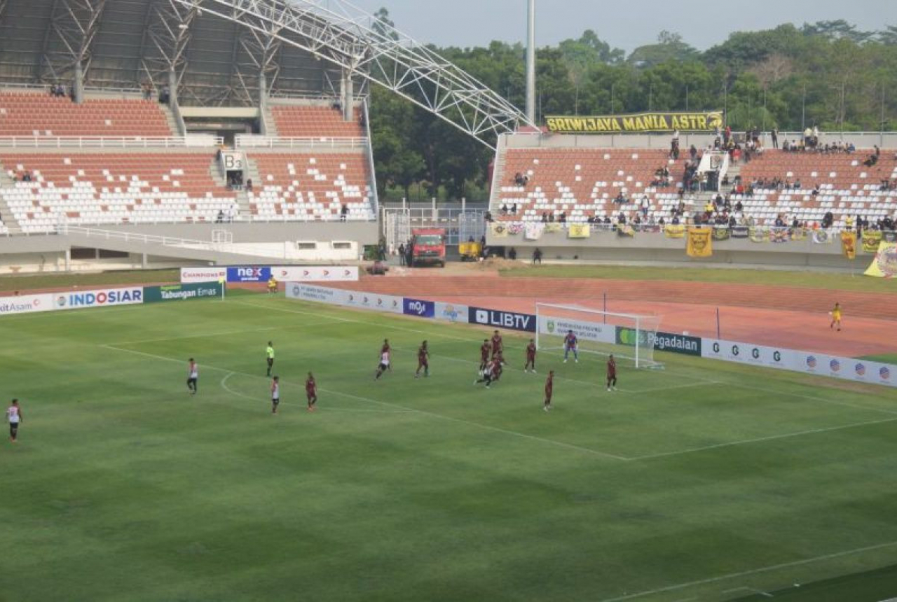 Pelatih Sriwijaya FC Bakal Evaluasi Lini Pertahanan Timnya - GenPI.co SUMSEL