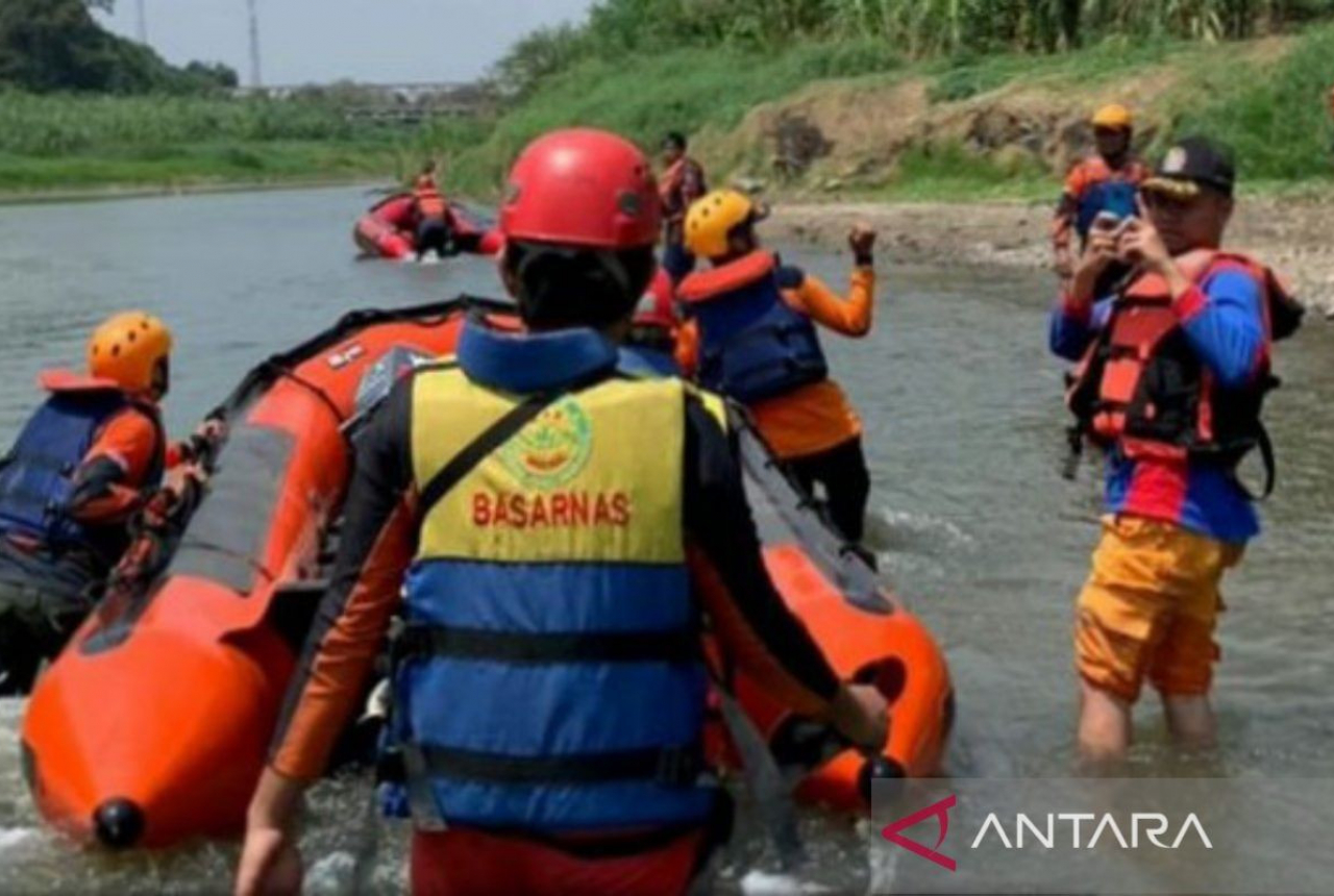 Bocah Hanyut di Sungai Enim Masih Belum Ditemukan - GenPI.co SUMSEL