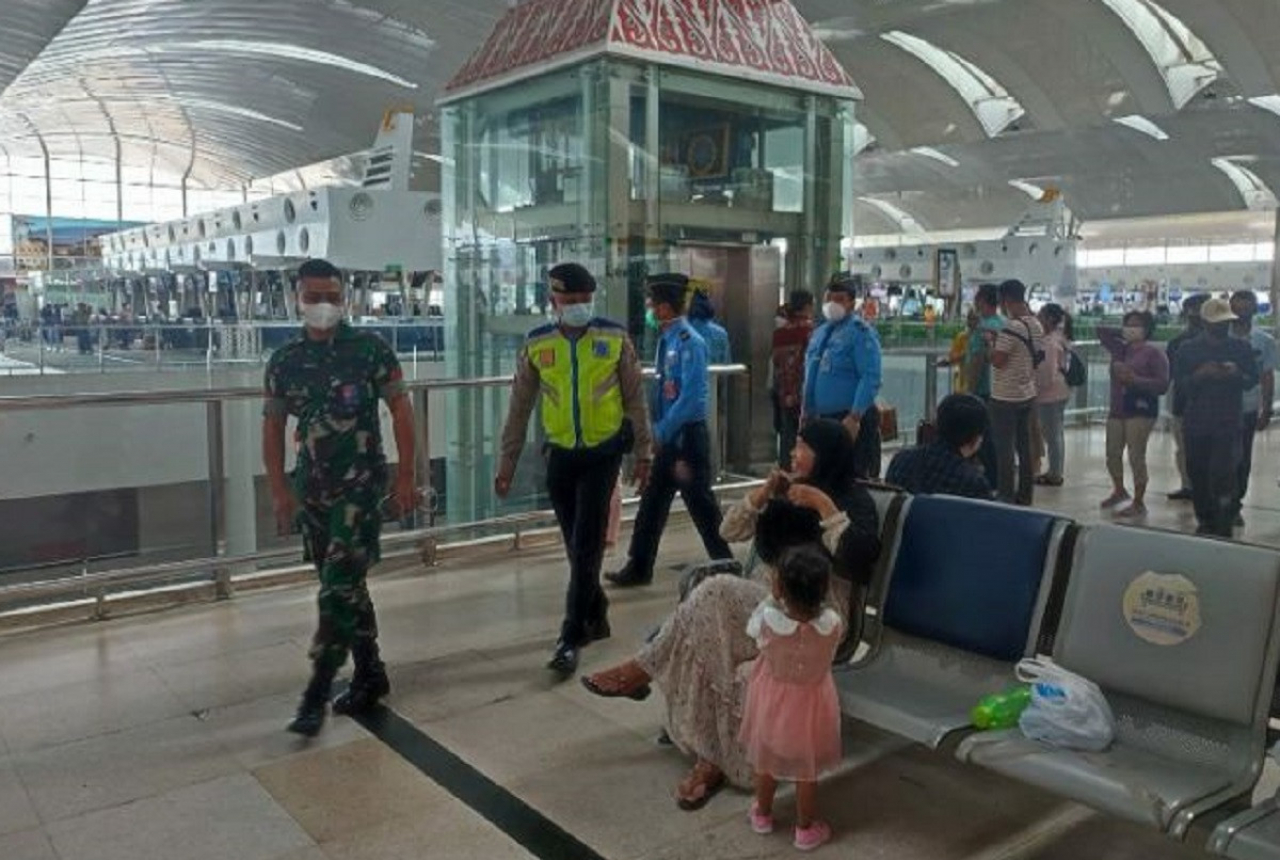 Polsek Bandara Kualanamu Gelar Operasi ke Penumpang - GenPI.co SUMUT